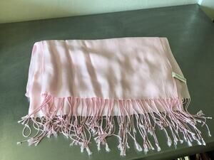 pashmina scarf, shawl, wrap  Bijoux terner, soft pink color.